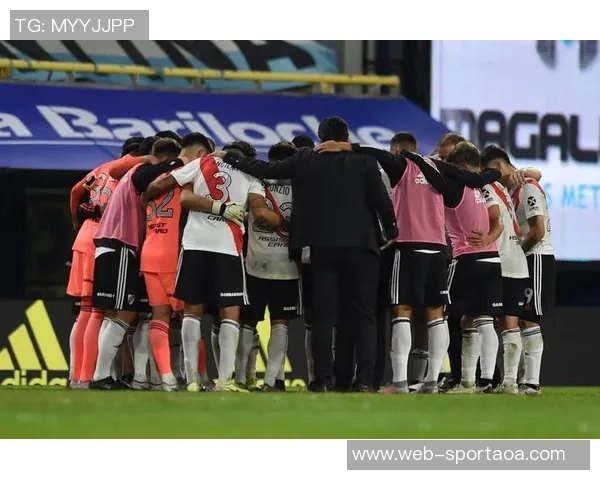 河床队2025年遭遇惨败世俱杯解放者杯阿根廷杯全线出局