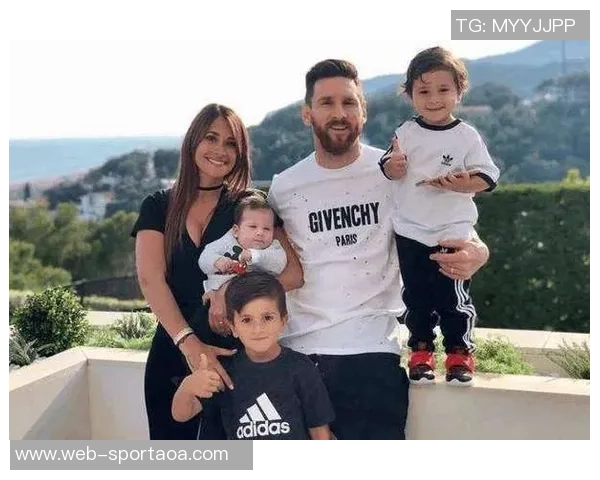 在餐厅偶遇梅西情侣选择不打扰坚守爱情信念 在餐厅偶遇梅西情侣选择不打扰坚守爱情信念